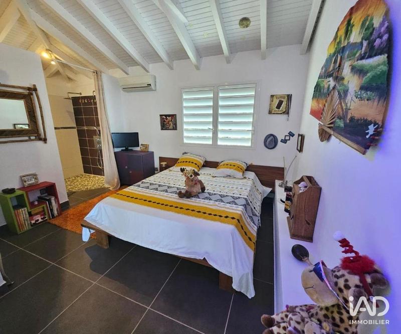 Maison - 121 m² - 8 pièces