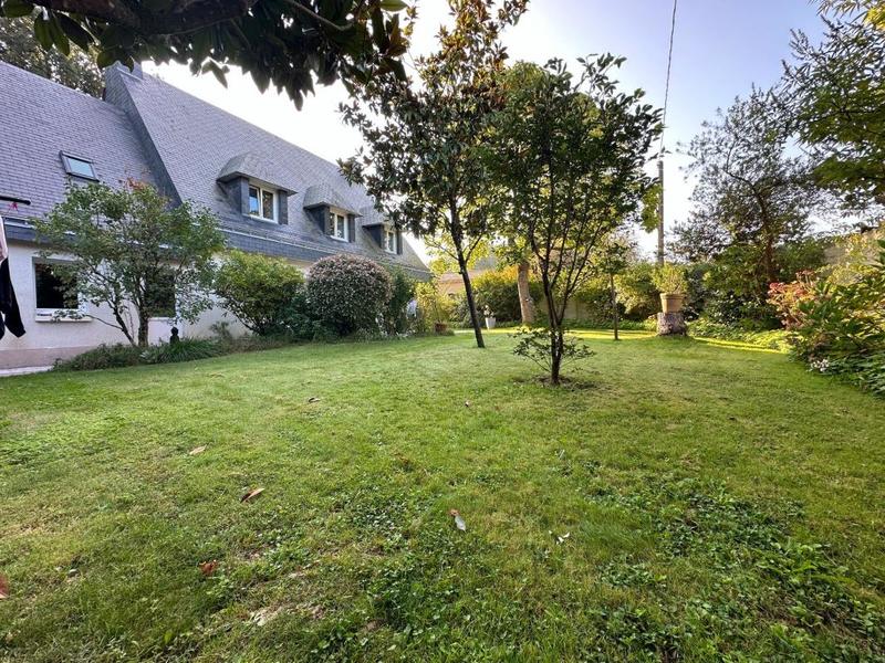 Maison - 205 m² - 7 pièces