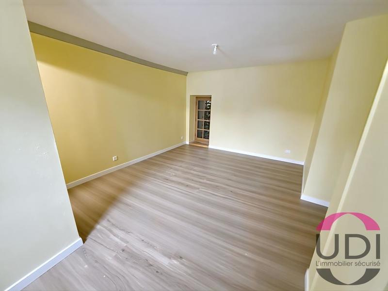 Maison en pierre - 74 m² - 2 pièces