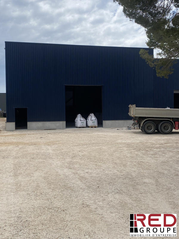 Entrepôt - 330 m²
