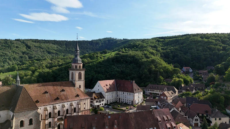 Maison traditionnelle - 258 m² - 7 pièces