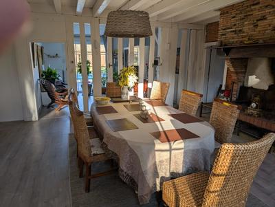 Maison - 220 m² - 8 pièces