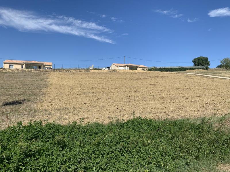 Terrain constructible - 1 681 m²