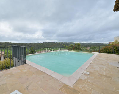 Villa - 300 m² - 7 pièces