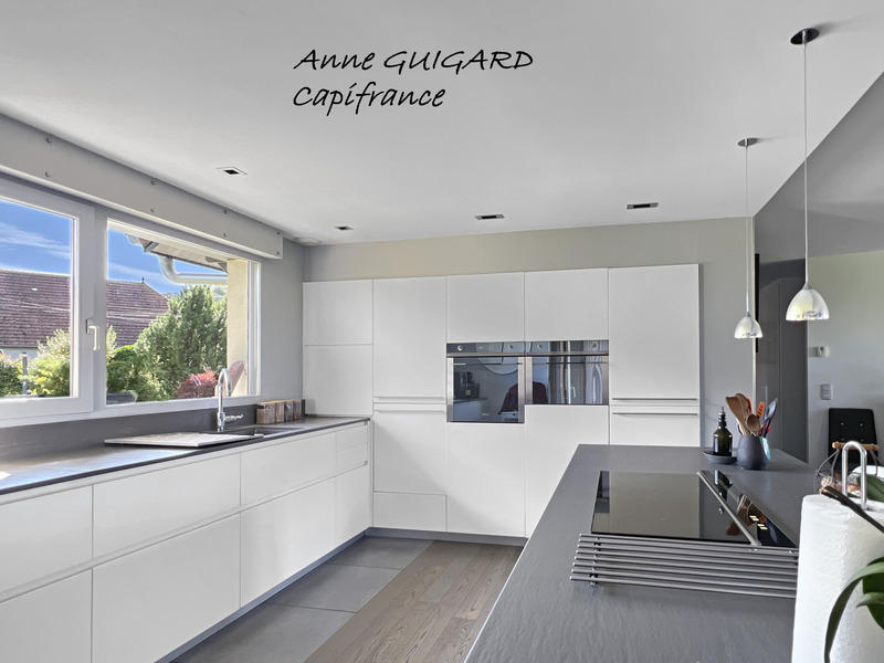 Maison - 194 m² - 6 pièces