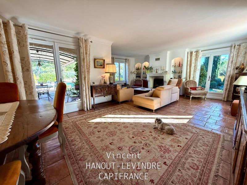 Maison - 314 m² - 11 pièces