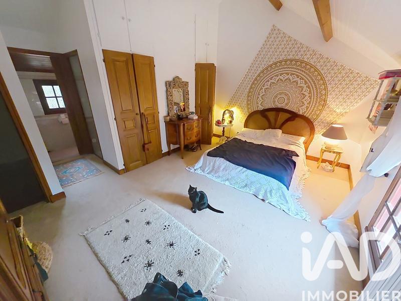 Maison - 200 m² - 7 pièces