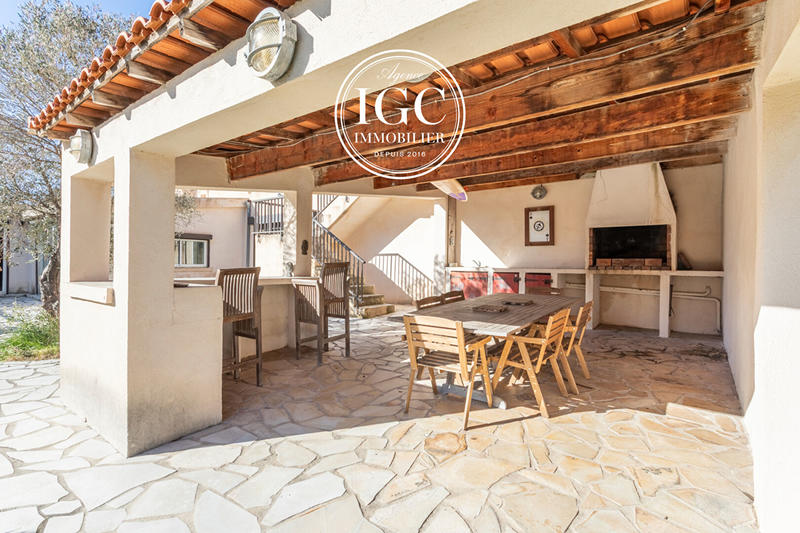 Villa - 240 m² - 5 pièces