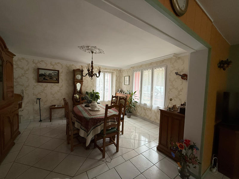 Maison - 91 m² - 5 pièces