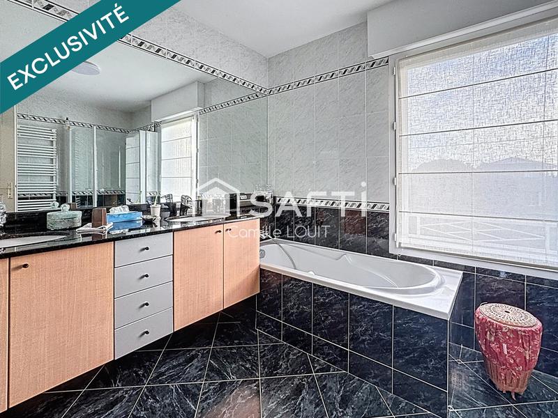 Maison - 180 m² - 7 pièces