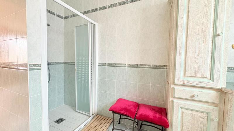 Maison - 200 m² - 5 pièces