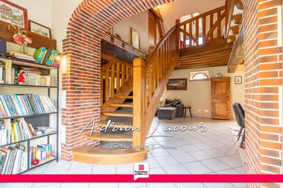 Maison - 206 m² - 7 pièces