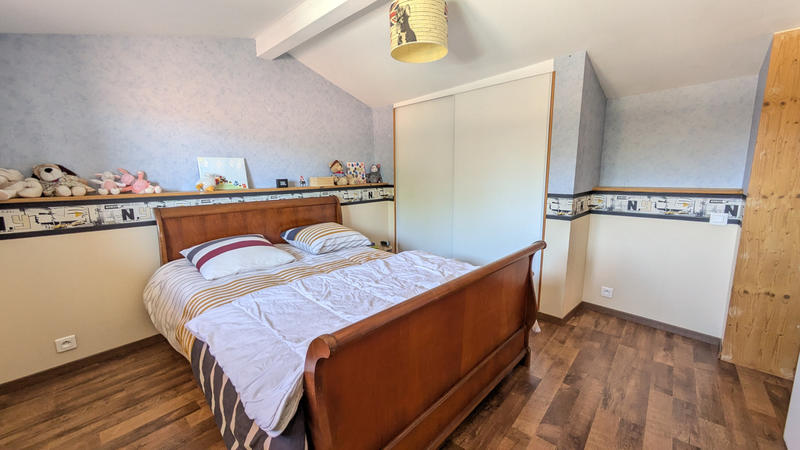 Maison - 127 m² - 9 pièces