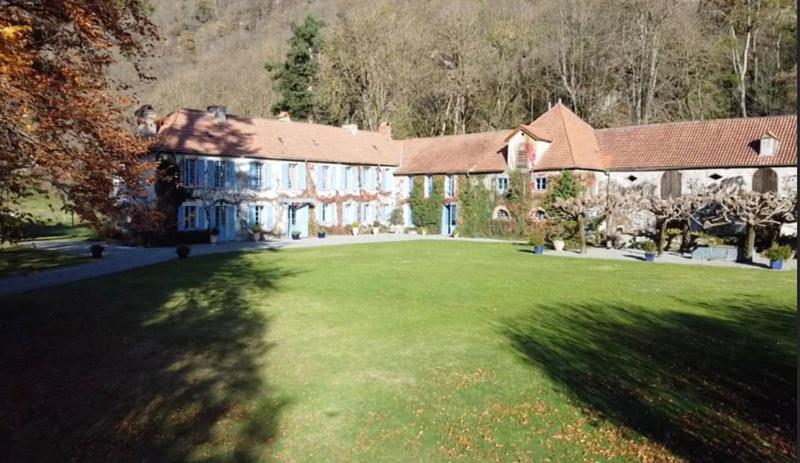 Propriété - 407 m² - 13 pièces