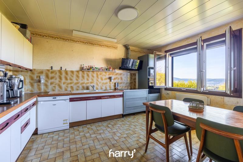 Maison - 183 m² - 7 pièces