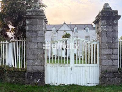 Demeure - 452 m² - 15 pièces