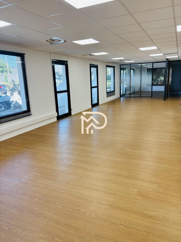 Local d'activités - 170 m²