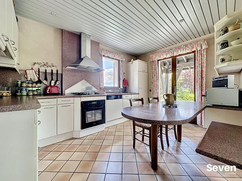 Maison - 158 m² - 6 pièces