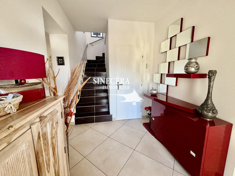 Maison - 224 m² - 9 pièces