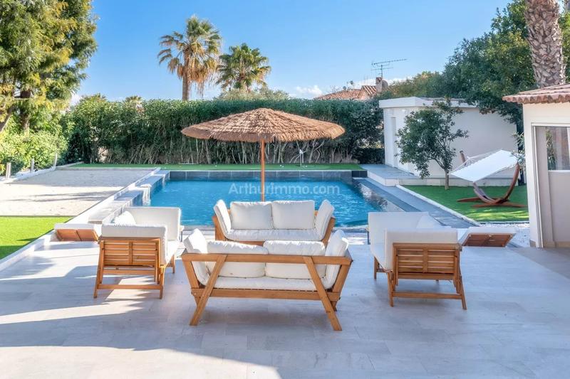 Maison - 400 m² - 7 pièces