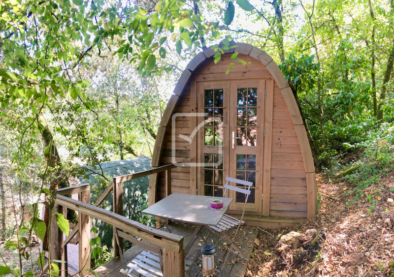 Maison - 330 m² - 12 pièces