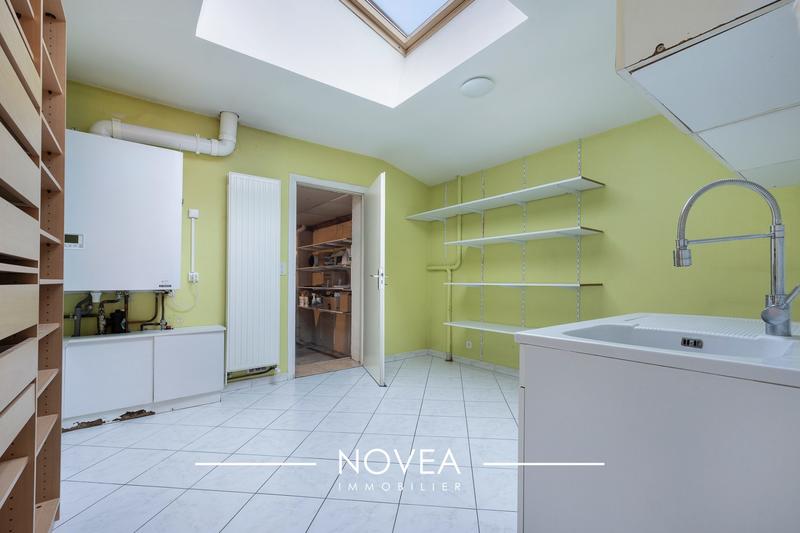 Maison traditionnelle - 179 m² - 8 pièces