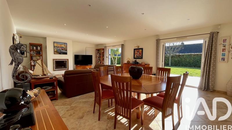 Maison - 238 m² - 7 pièces