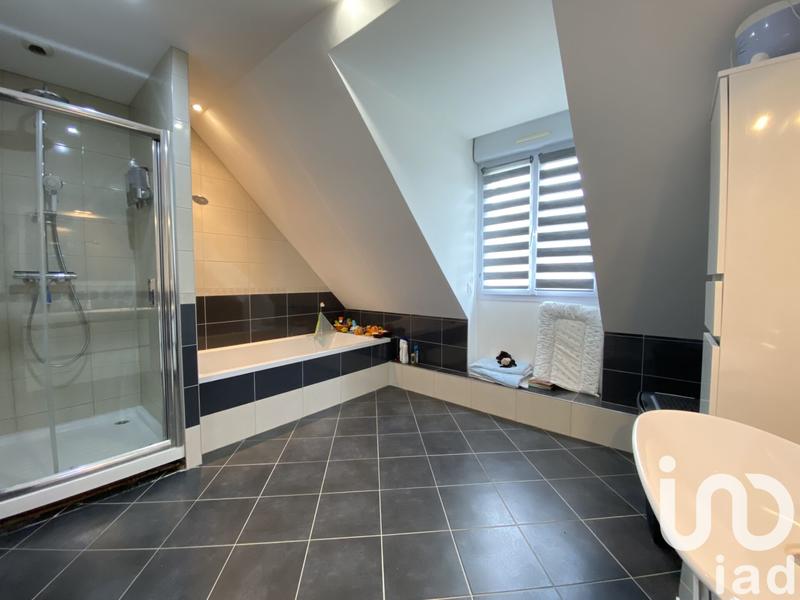 Maison - 200 m² - 8 pièces