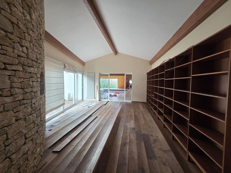 Maison - 235 m² - 6 pièces