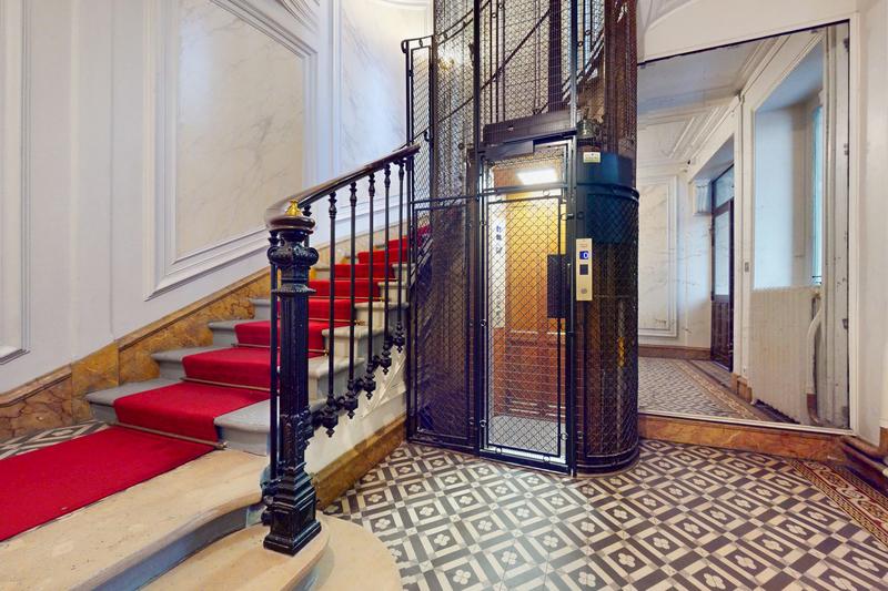 Appartement - 182 m² - 7 pièces