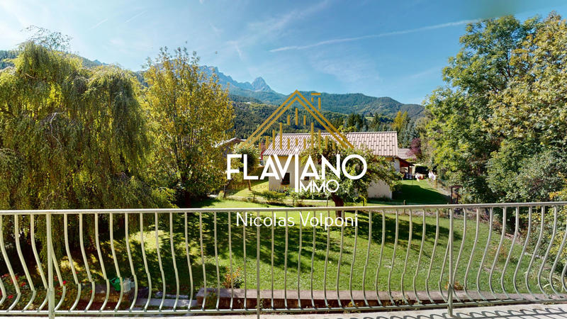 Appartement - 188 m² - 6 pièces