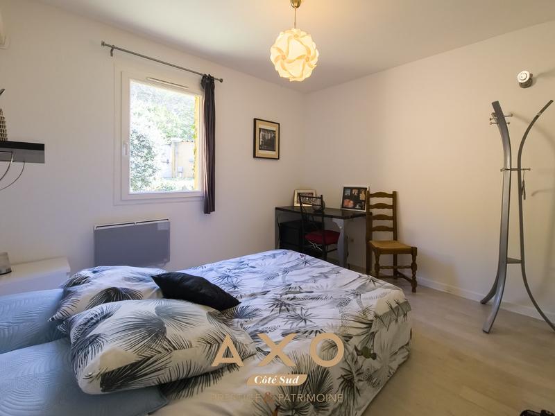 Maison - 230 m² - 8 pièces