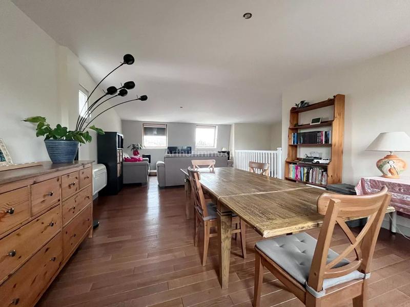 Appartement - 99 m² - 5 pièces