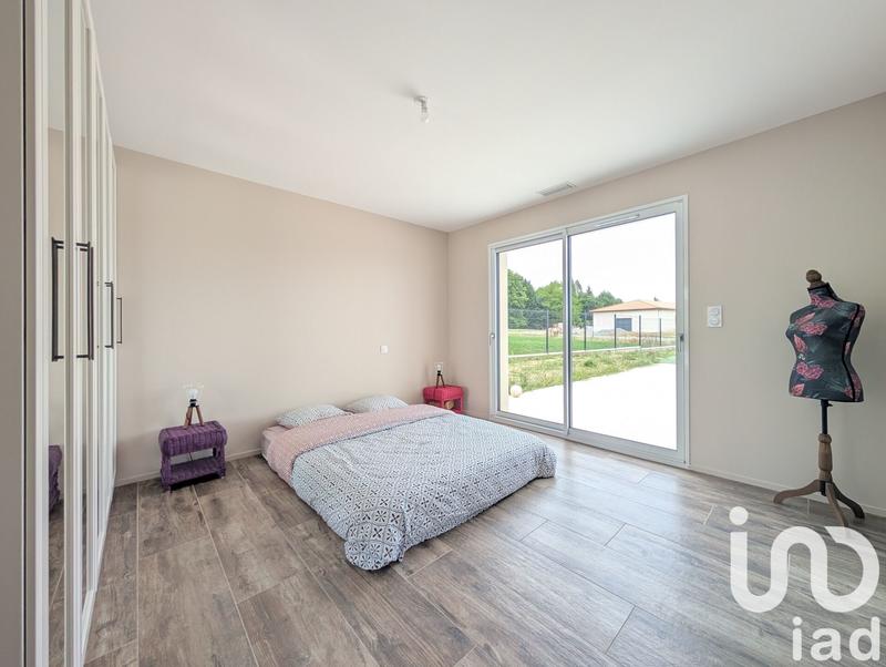 Maison - 237 m² - 8 pièces