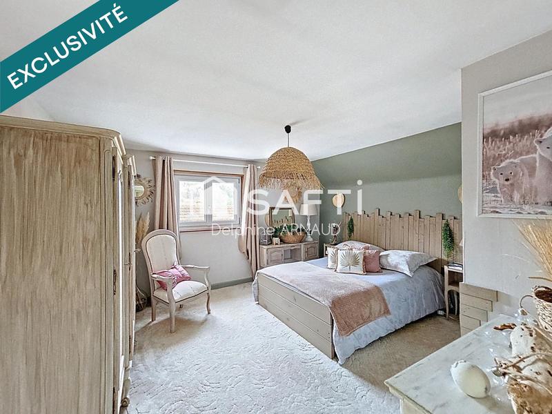 Maison - 285 m² - 10 pièces