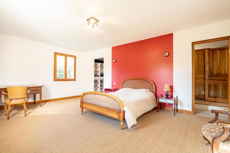 Maison - 306 m² - 7 pièces