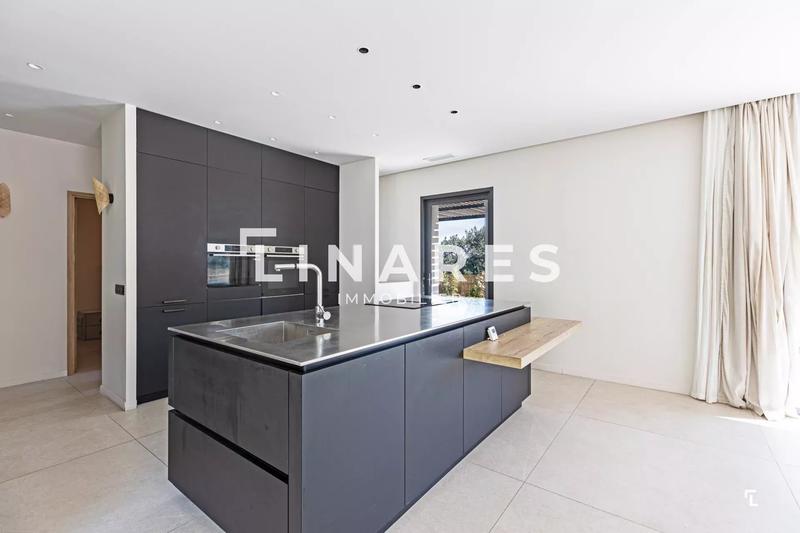 Maison - 170 m² - 6 pièces