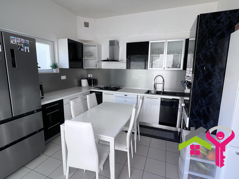 Maison - 101 m² - 5 pièces