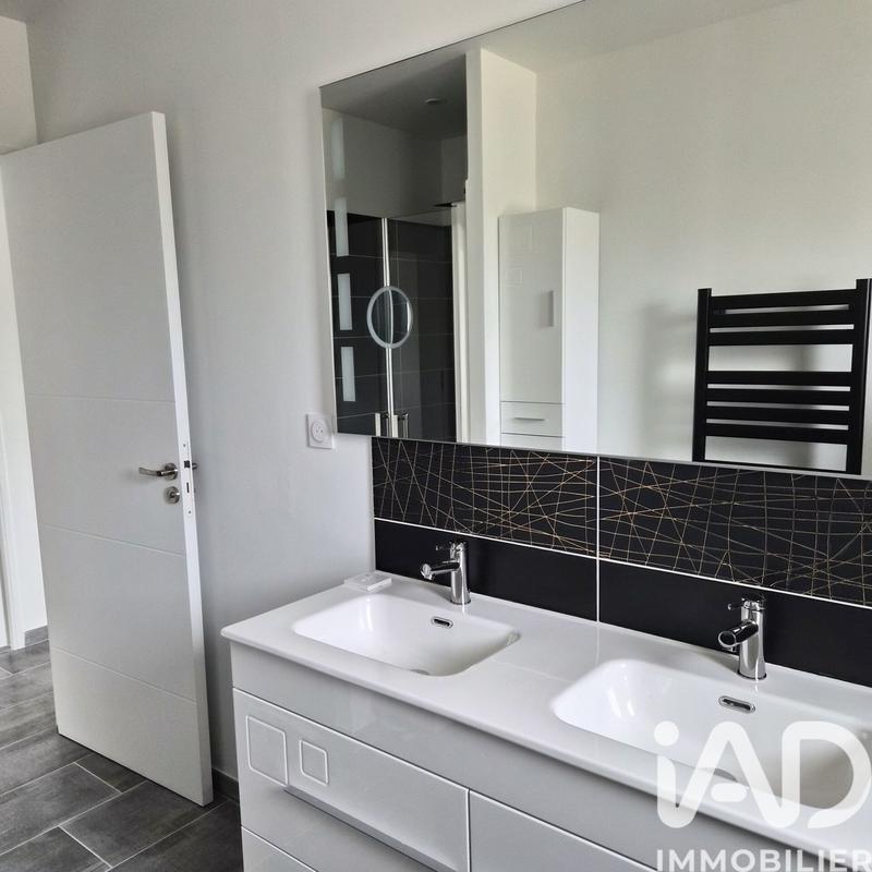 Maison - 93 m² - 5 pièces