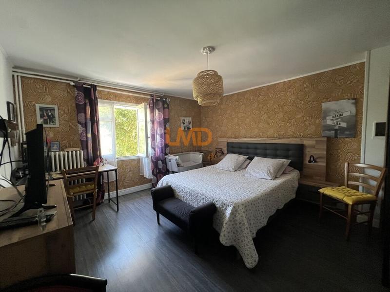 Propriété - 250 m² - 11 pièces