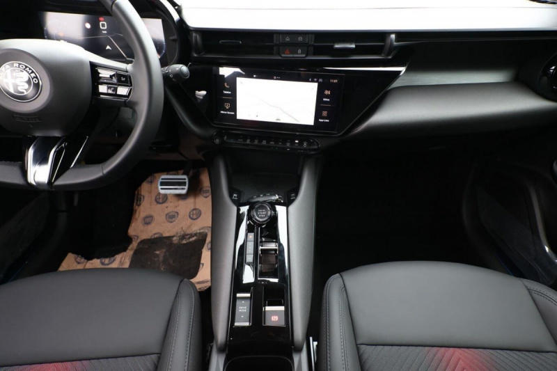 Alfa Romeo Junior 1.2 Ibrida 145 ch eDCT6 Speciale