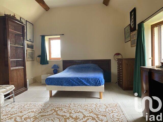 Maison - 221 m² - 5 pièces