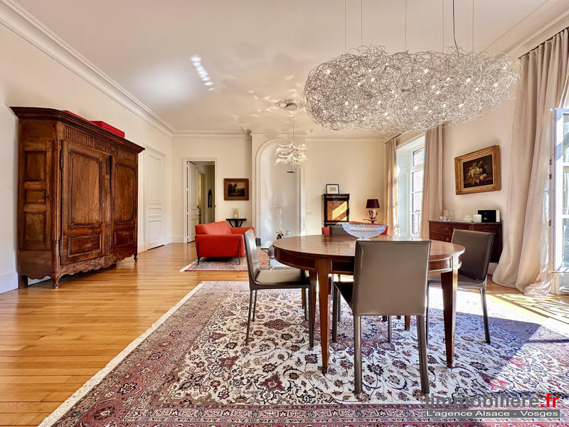 Appartement - 322 m² - 8 pièces