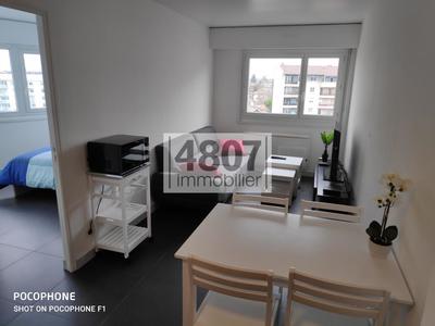 Appartement - 80 m² - 5 pièces