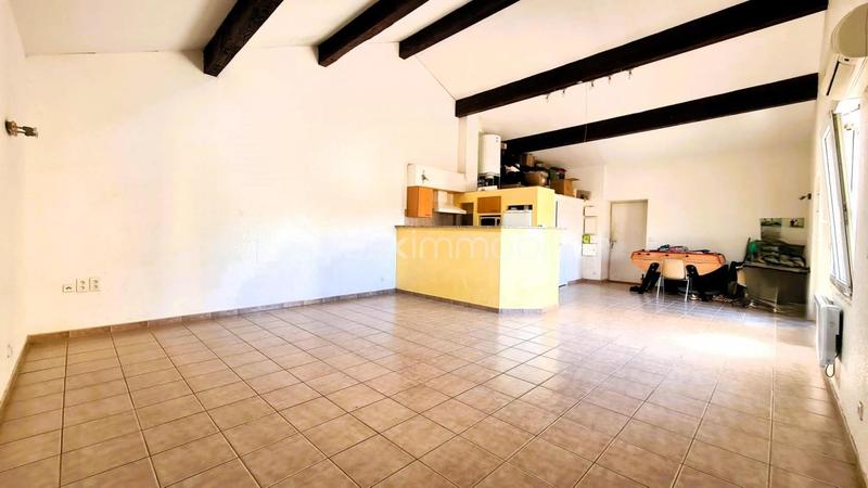 Parking / Garage - 620 m²