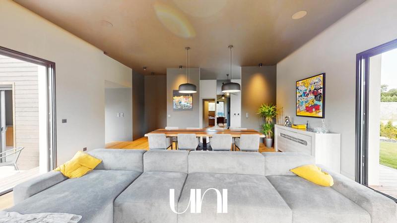 Maison - 300 m² - 6 pièces