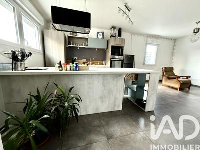 Maison - 88 m² - 4 pièces