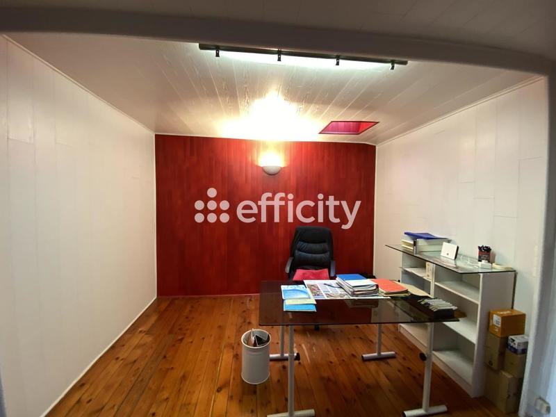 Maison - 223 m² - 9 pièces