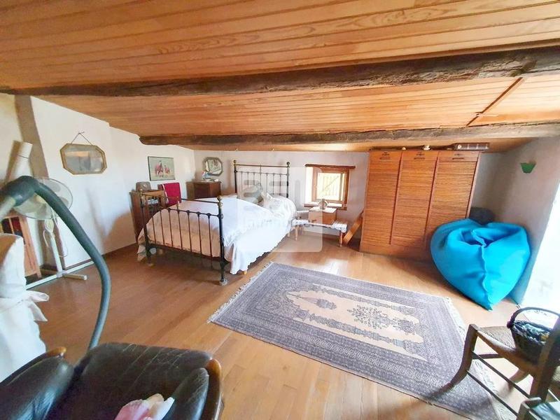 Maison de village - 242 m² - 10 pièces