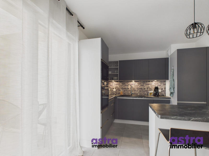 Appartement - 88 m² - 5 pièces